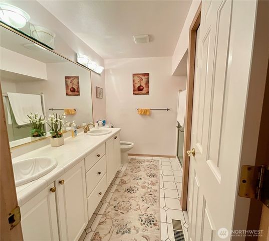 7711 Sapphire Drive SW, Lakewood, WA 98498