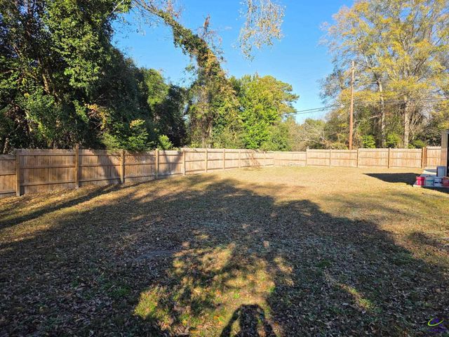 690 Center Street, Macon, GA 31217