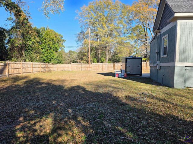 690 Center Street, Macon, GA 31217