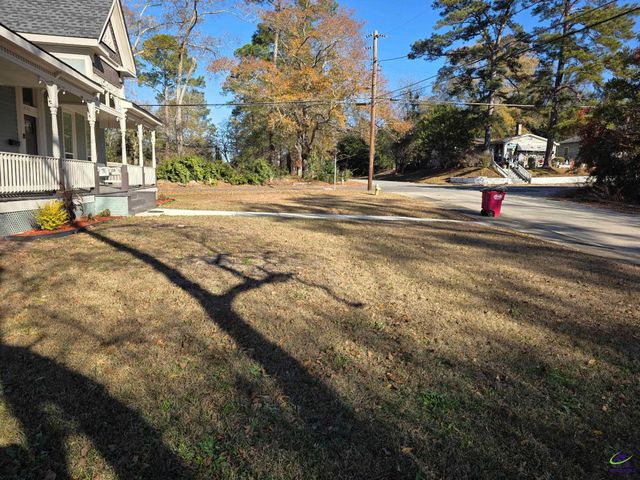 690 Center Street, Macon, GA 31217