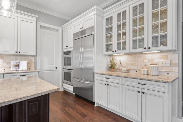 7134 Wilton Chase Street, Dublin, OH 43017
