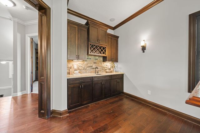 7134 Wilton Chase Street, Dublin, OH 43017