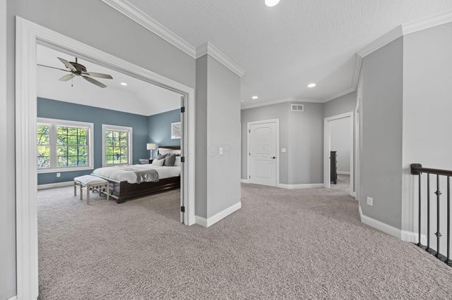 7134 Wilton Chase Street, Dublin, OH 43017