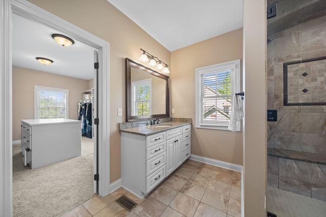 7134 Wilton Chase Street, Dublin, OH 43017