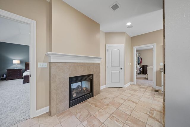 7134 Wilton Chase Street, Dublin, OH 43017