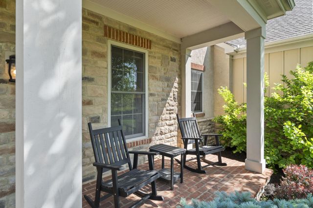 7134 Wilton Chase Street, Dublin, OH 43017