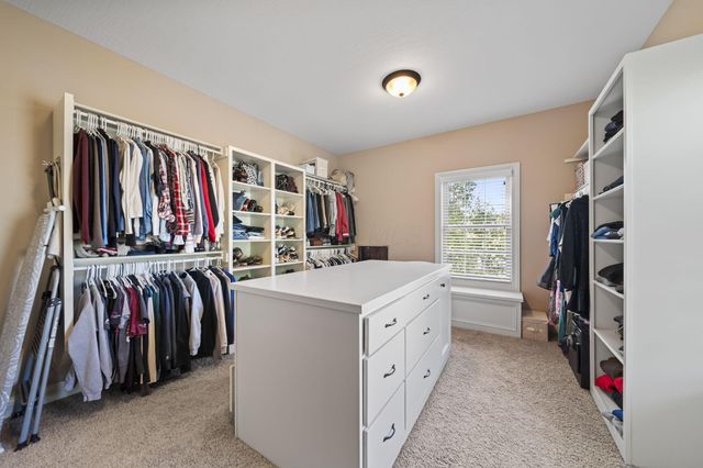 7134 Wilton Chase Street, Dublin, OH 43017