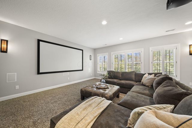 7134 Wilton Chase Street, Dublin, OH 43017