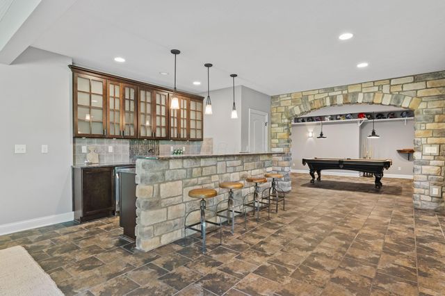 7134 Wilton Chase Street, Dublin, OH 43017