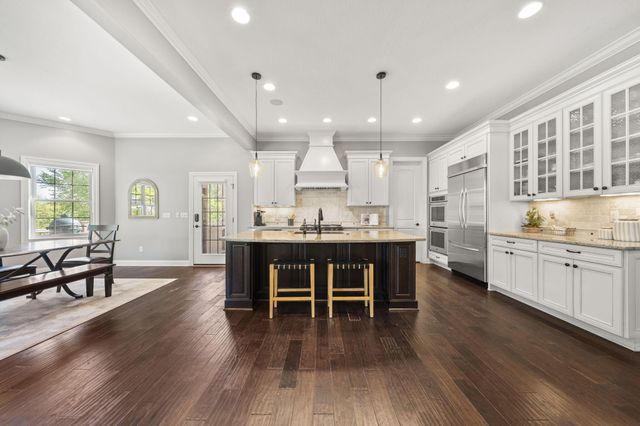 7134 Wilton Chase Street, Dublin, OH 43017