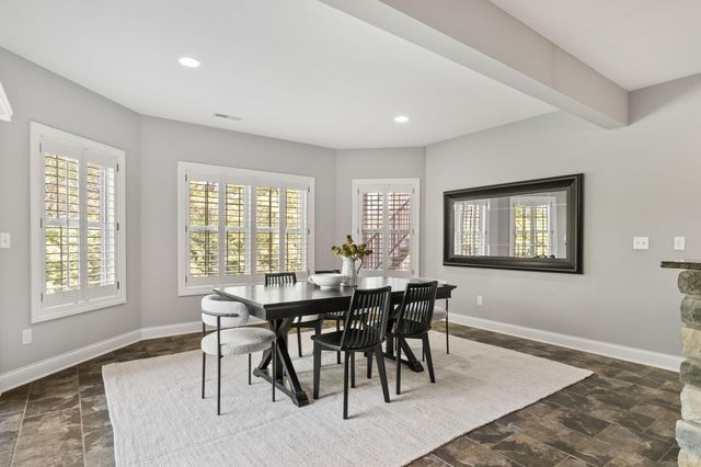 7134 Wilton Chase Street, Dublin, OH 43017