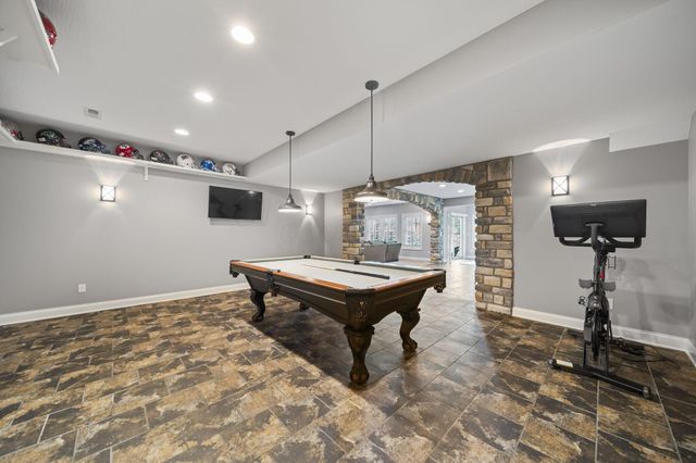 7134 Wilton Chase Street, Dublin, OH 43017