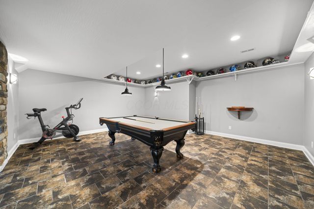 7134 Wilton Chase Street, Dublin, OH 43017