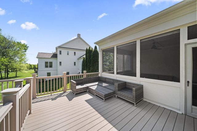 7134 Wilton Chase Street, Dublin, OH 43017