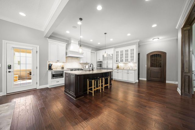 7134 Wilton Chase Street, Dublin, OH 43017