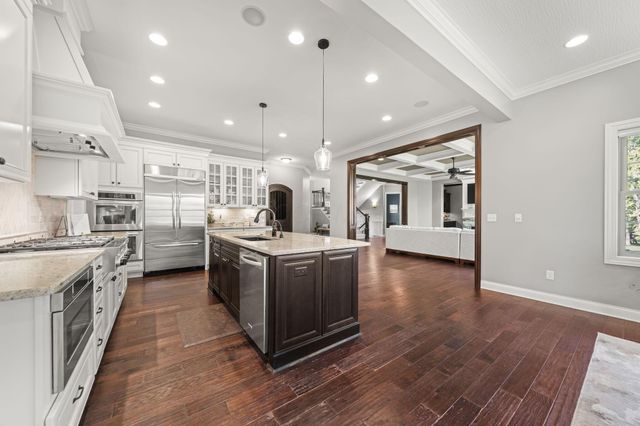 7134 Wilton Chase Street, Dublin, OH 43017