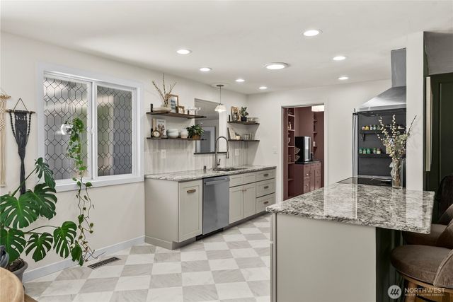 3517 Oas Drive W, University Place, WA 98466