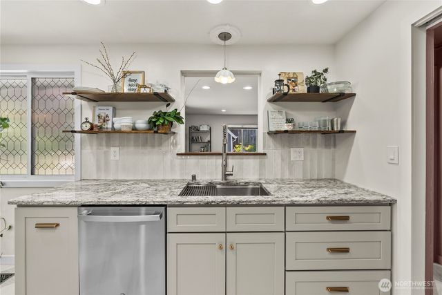 3517 Oas Drive W, University Place, WA 98466