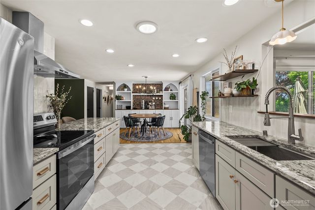 3517 Oas Drive W, University Place, WA 98466