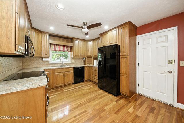 1303 Limestone Trace, Louisville, KY 40223