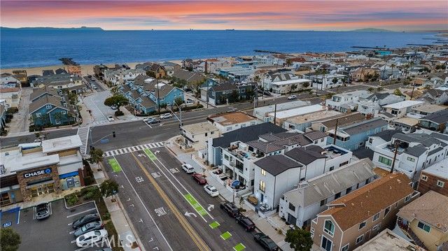 215 32nd Street A, Newport Beach, CA 92663