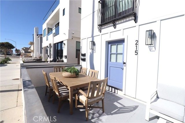 215 32nd Street A, Newport Beach, CA 92663