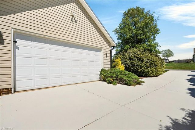 176 Foy Lane, Statesville, NC 28625