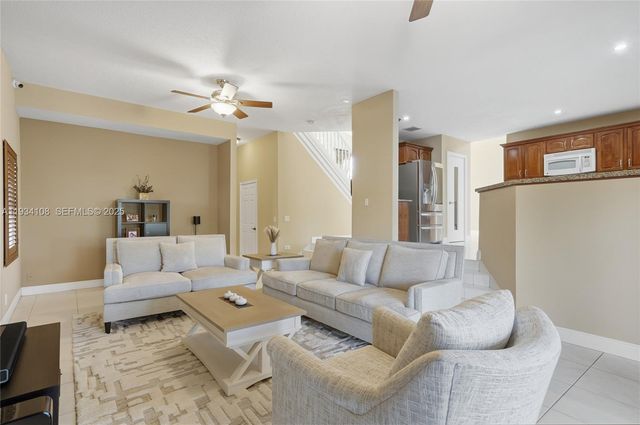 18435 NW 10th St, Pembroke Pines, FL 33029