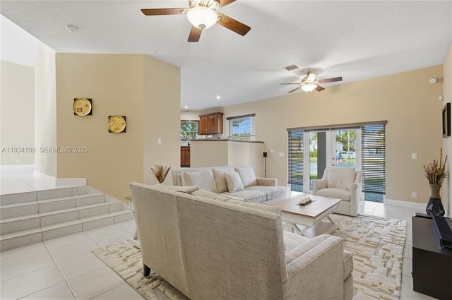 18435 NW 10th St, Pembroke Pines, FL 33029