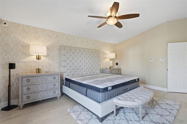 18435 NW 10th St, Pembroke Pines, FL 33029