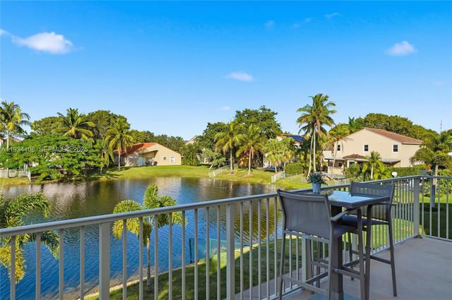 18435 NW 10th St, Pembroke Pines, FL 33029