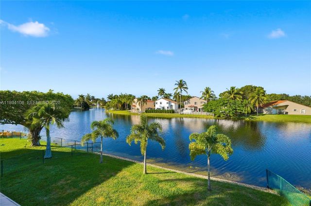 18435 NW 10th St, Pembroke Pines, FL 33029