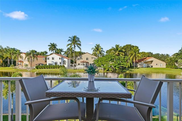 18435 NW 10th St, Pembroke Pines, FL 33029