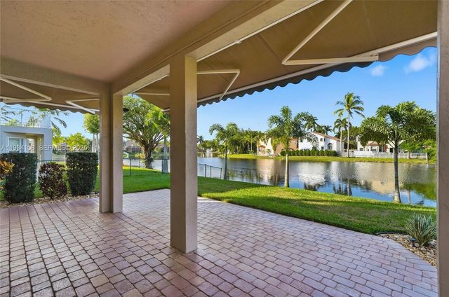 18435 NW 10th St, Pembroke Pines, FL 33029