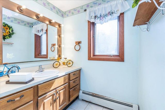 69 Peaslee Road, Merrimack, NH 03054