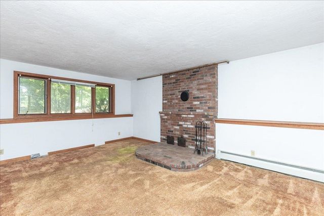 69 Peaslee Road, Merrimack, NH 03054