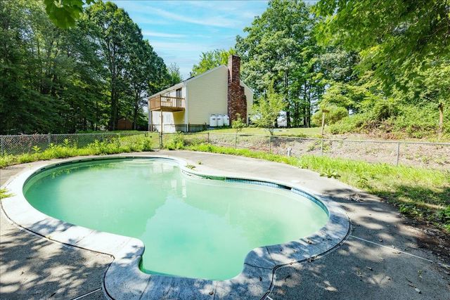 69 Peaslee Road, Merrimack, NH 03054
