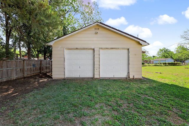2850 N Meridian Ave, Wichita, KS 67204
