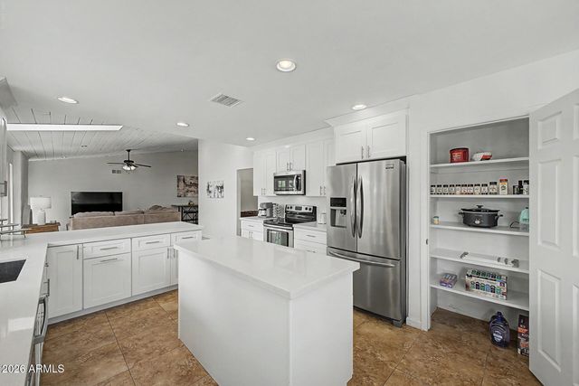 2445 S CATARINA --, Mesa, AZ 85202