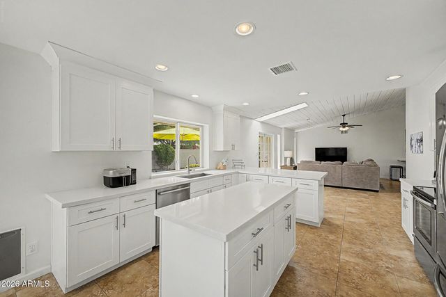 2445 S CATARINA --, Mesa, AZ 85202