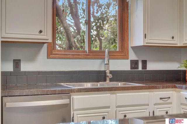 1700 W Plum Street, Lincoln, NE 68522