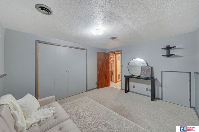 1700 W Plum Street, Lincoln, NE 68522