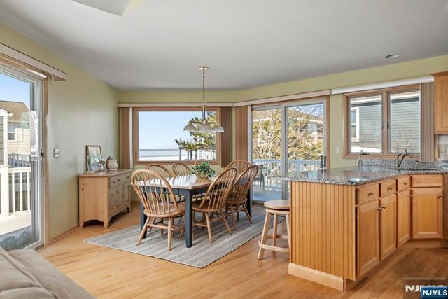 25 W Bayberry Drive, Beach Haven, NJ 08008