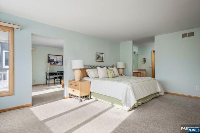 25 W Bayberry Drive, Beach Haven, NJ 08008