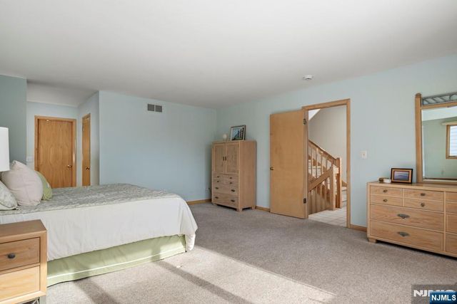 25 W Bayberry Drive, Beach Haven, NJ 08008
