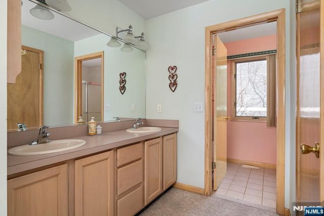 25 W Bayberry Drive, Beach Haven, NJ 08008