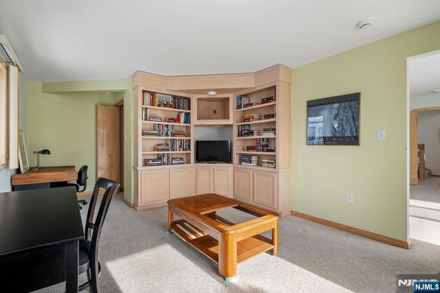 25 W Bayberry Drive, Beach Haven, NJ 08008