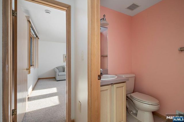 25 W Bayberry Drive, Beach Haven, NJ 08008