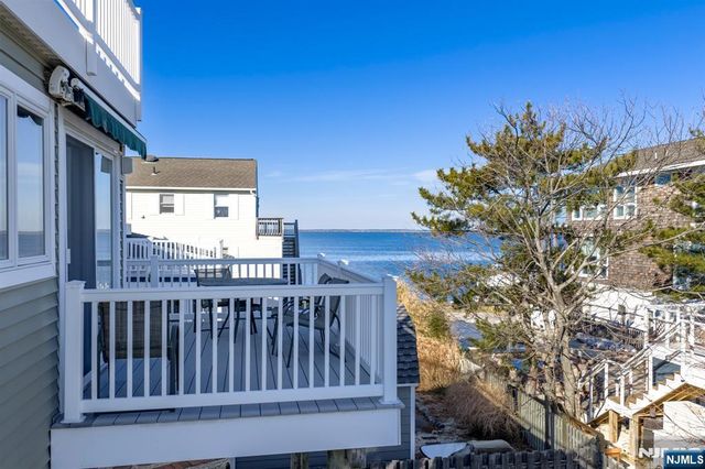 25 W Bayberry Drive, Beach Haven, NJ 08008