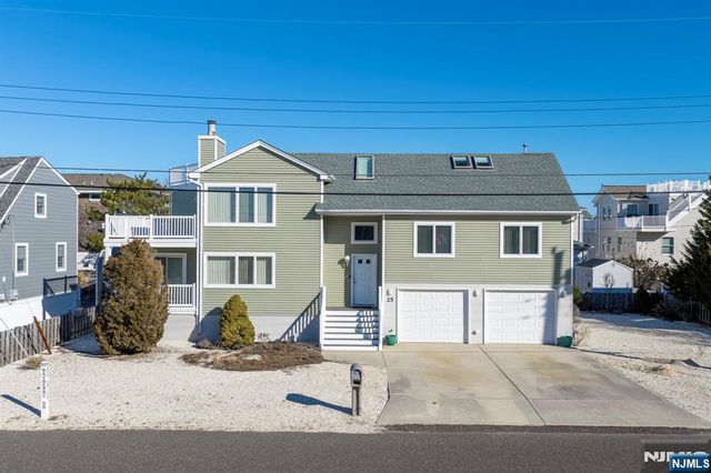 25 W Bayberry Drive, Beach Haven, NJ 08008